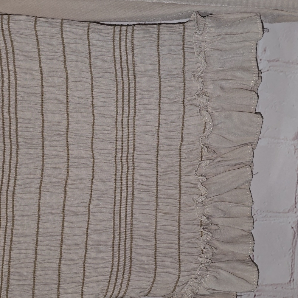 Mustard Seed Cream Long Sleeve Ruffle Bottom Blouse Womens Size L - Picture 3 of 14